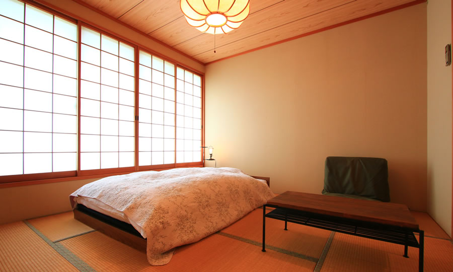 シングルルームSINGLE ROOM