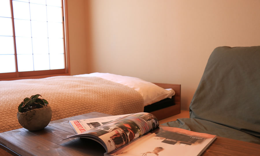 シングルルームSINGLE ROOM