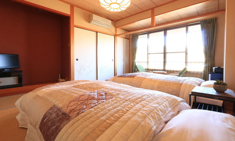 ツインルームTWIN ROOM